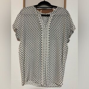 Max Studio Black and White Floral Blouse